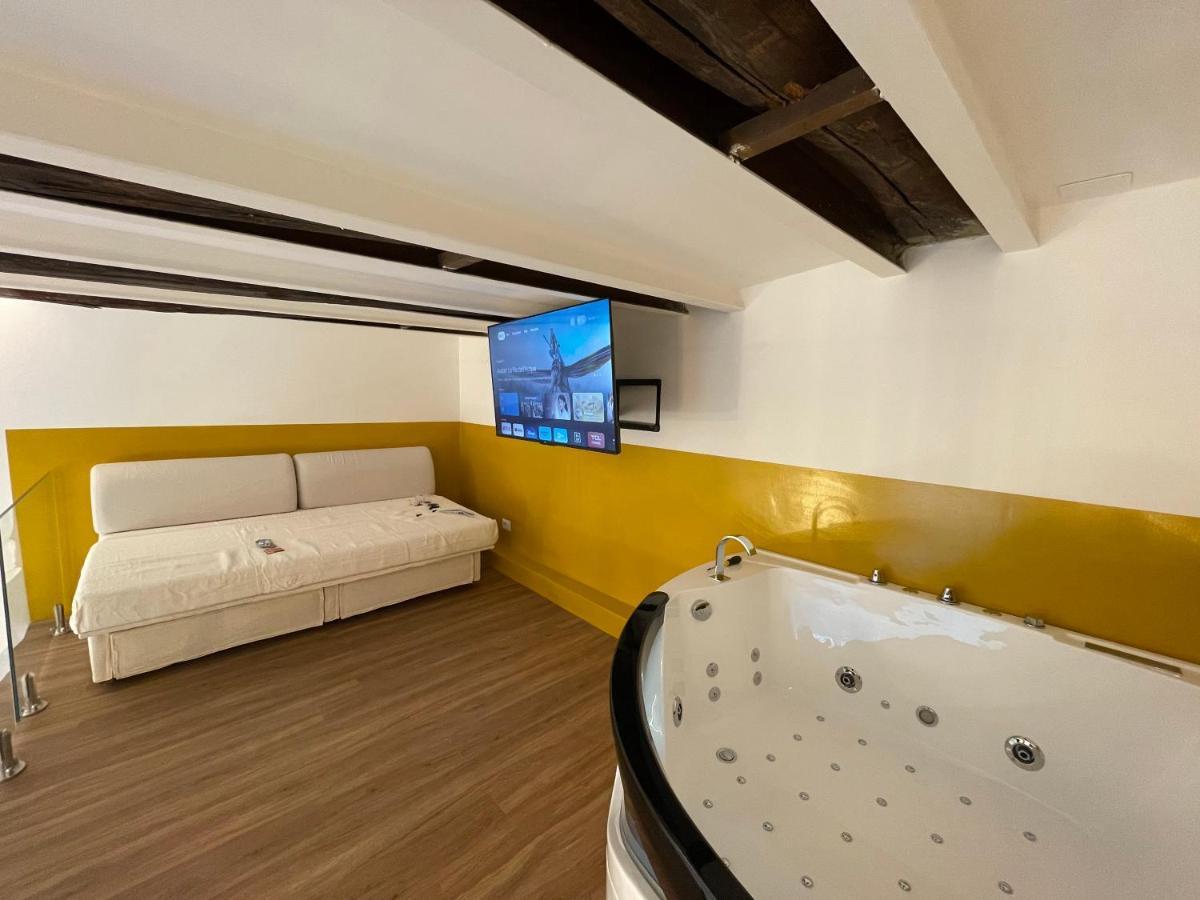 Tutt 'E Sant Luxury Rooms Napoli Dış mekan fotoğraf