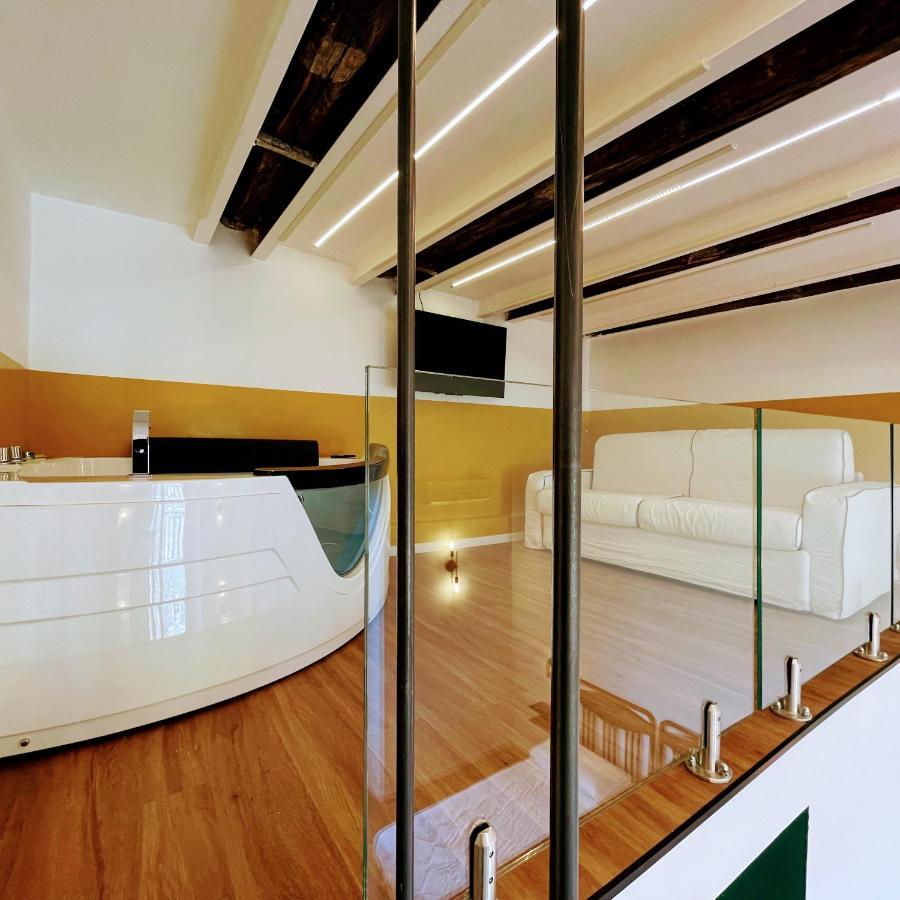 Tutt 'E Sant Luxury Rooms Napoli Dış mekan fotoğraf